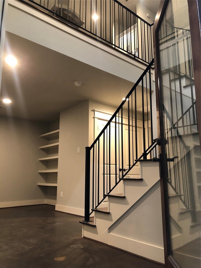 5514 Larkin Street - Photo 0