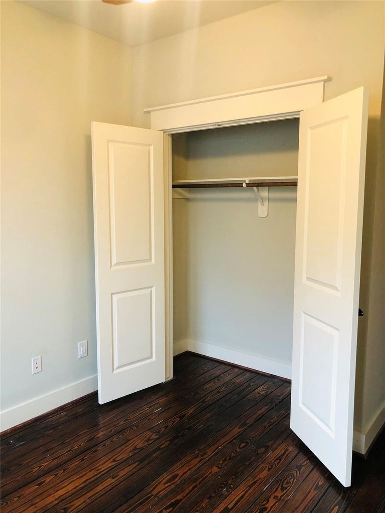 5514 Larkin Street - Photo 13