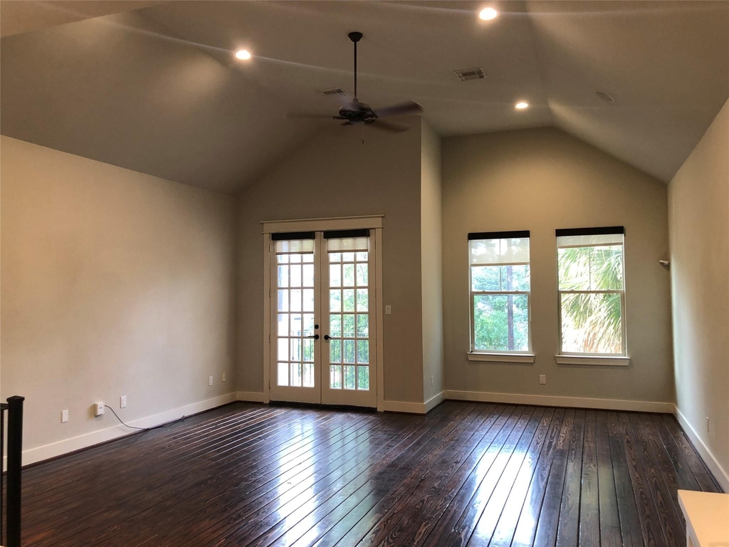 5514 Larkin Street - Photo 8