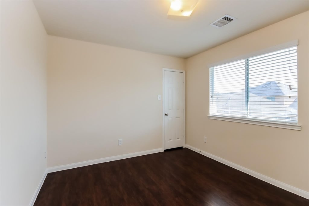 2411 Sailors Way - Photo 8
