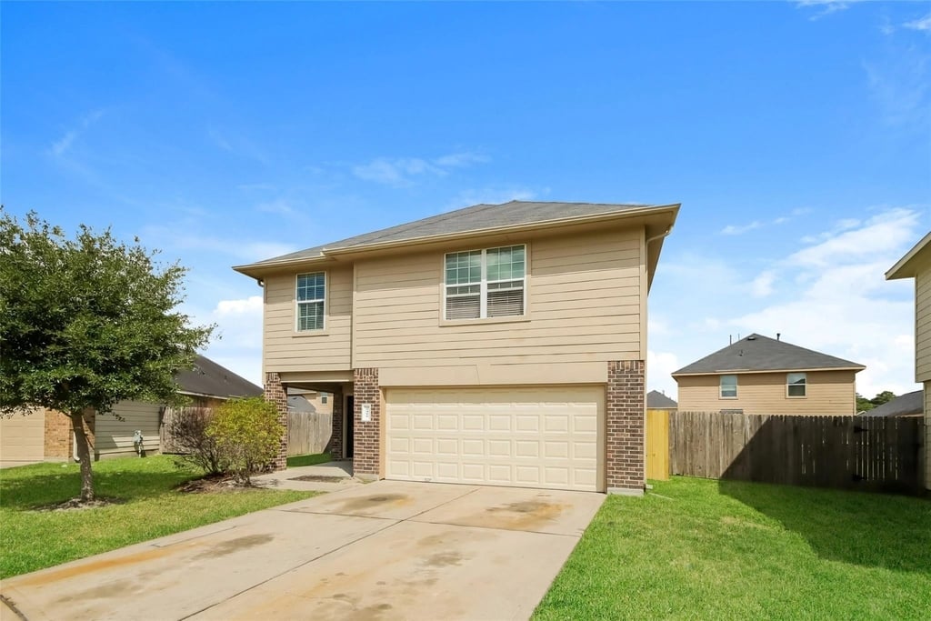 2411 Sailors Way - Photo 0