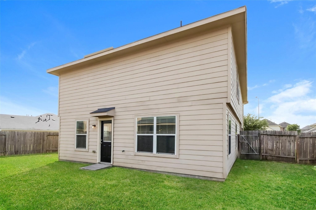 2411 Sailors Way - Photo 1