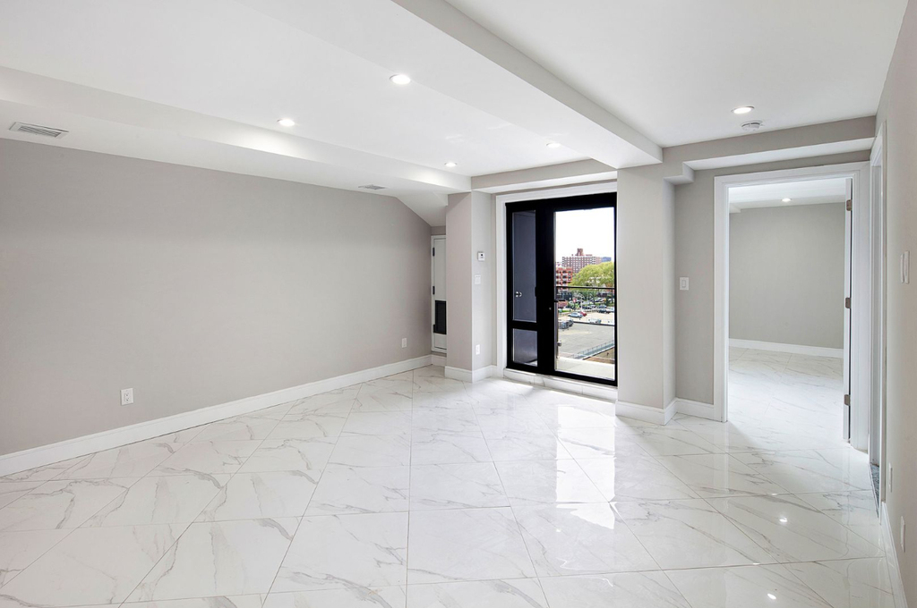 177-30 Wexford Terrace - Photo 1