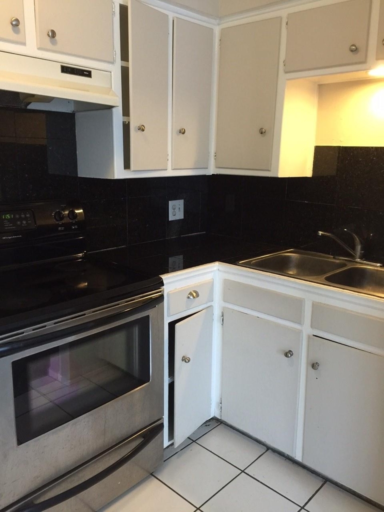 710 Colquitt Street - Photo 0
