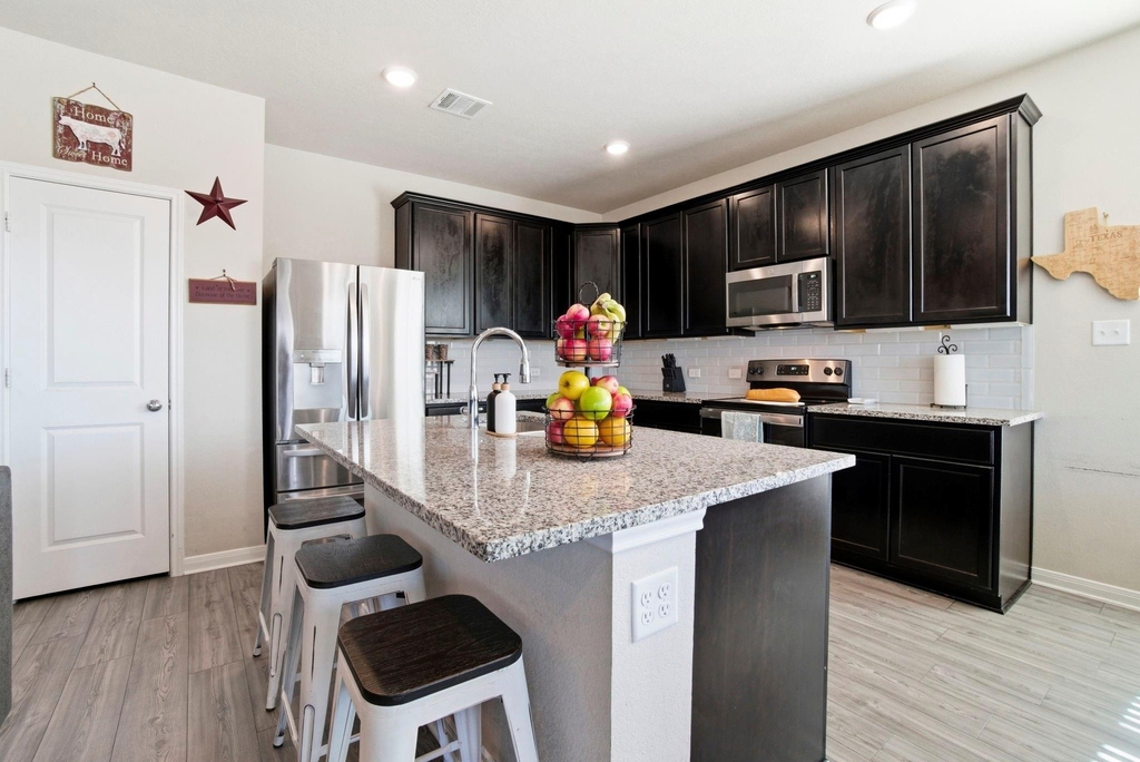 1318 Kingsgate Drive - Photo 4