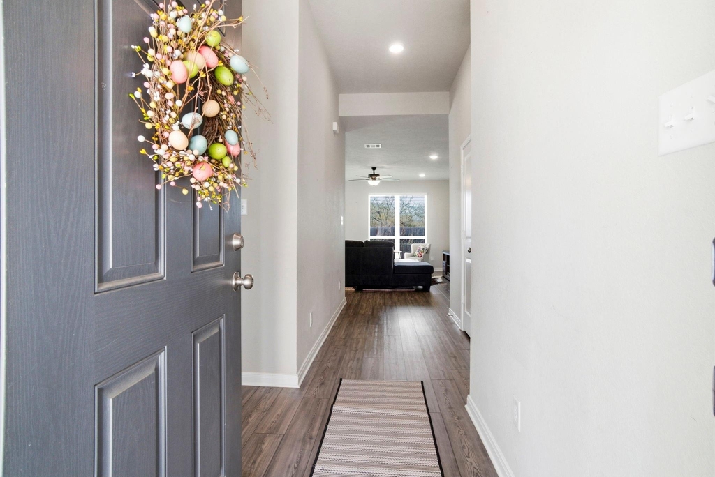 1318 Kingsgate Drive - Photo 1
