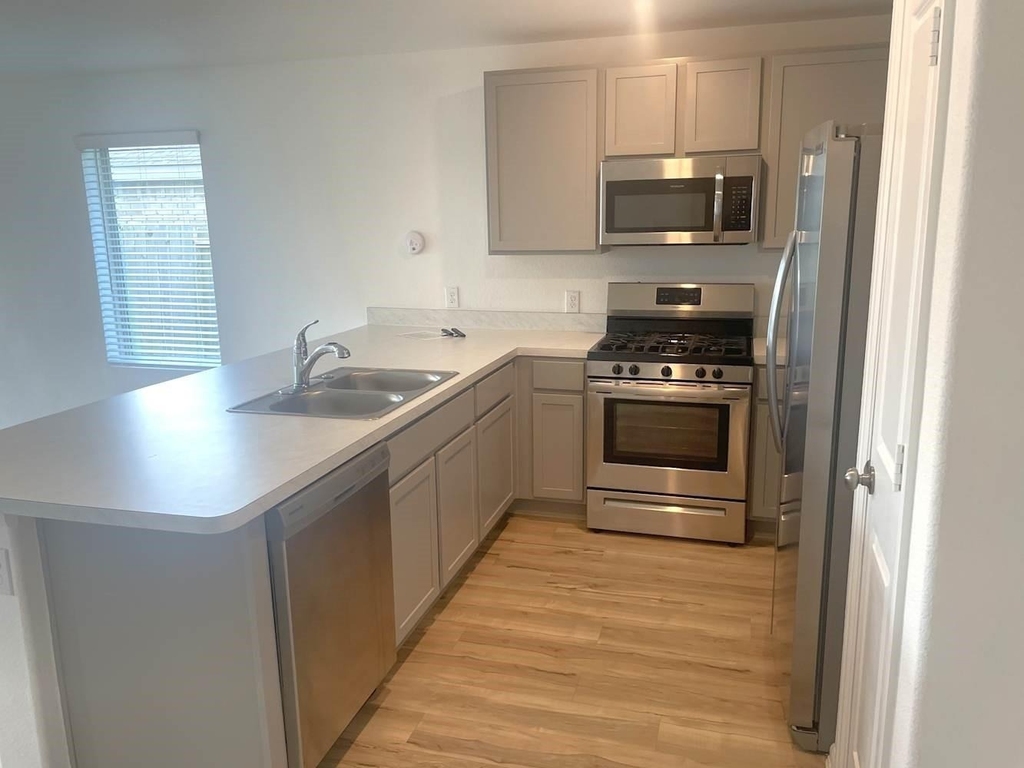 405 Maple Bend Lane - Photo 3