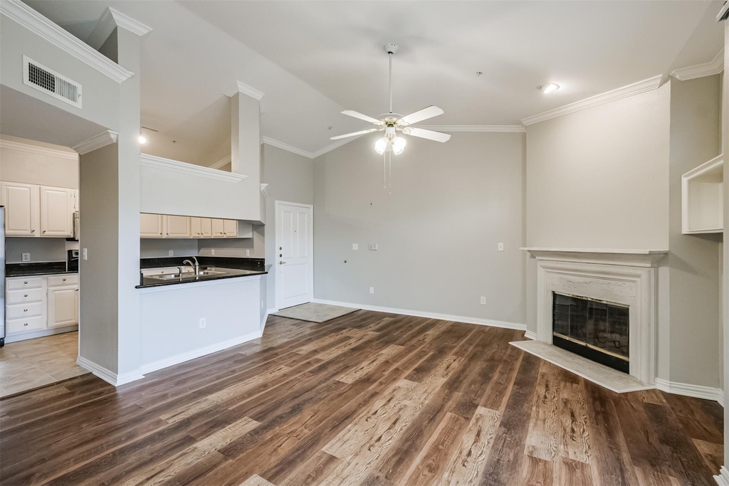 2111 Welch Street - Photo 2