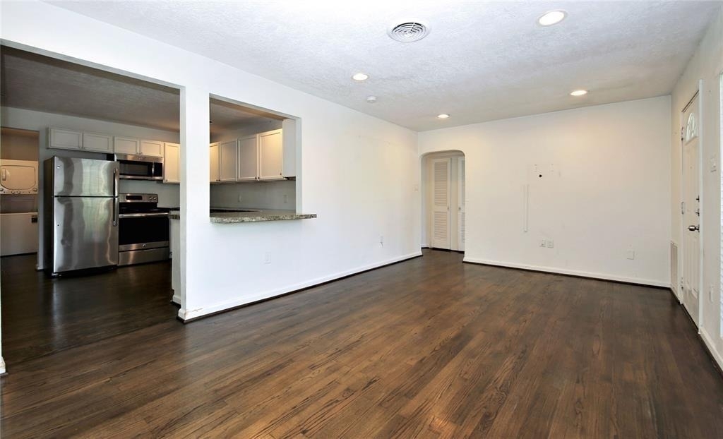 728 E 13th - Photo 3