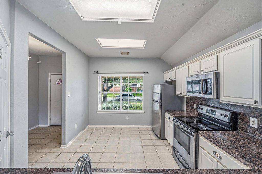 7107 Piney Meadow Court - Photo 6