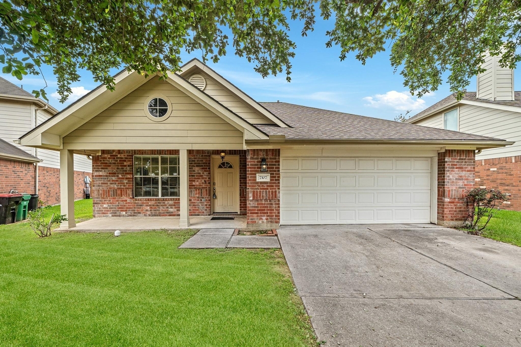 7107 Piney Meadow Court - Photo 0
