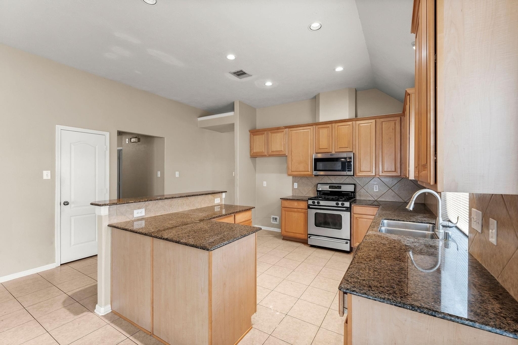 30218 Deleon Fields Drive - Photo 17