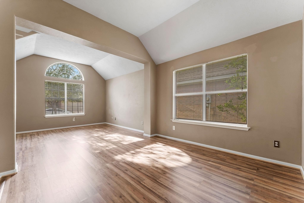 30218 Deleon Fields Drive - Photo 4