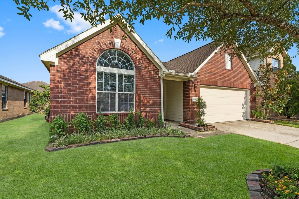 30218 Deleon Fields Drive - Photo 1