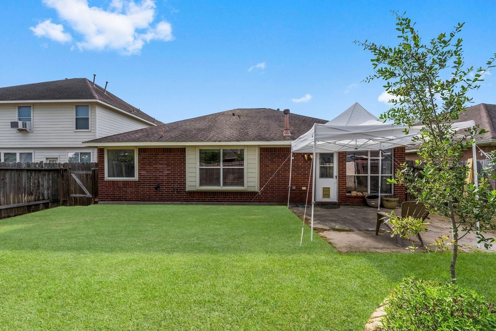 30218 Deleon Fields Drive - Photo 37