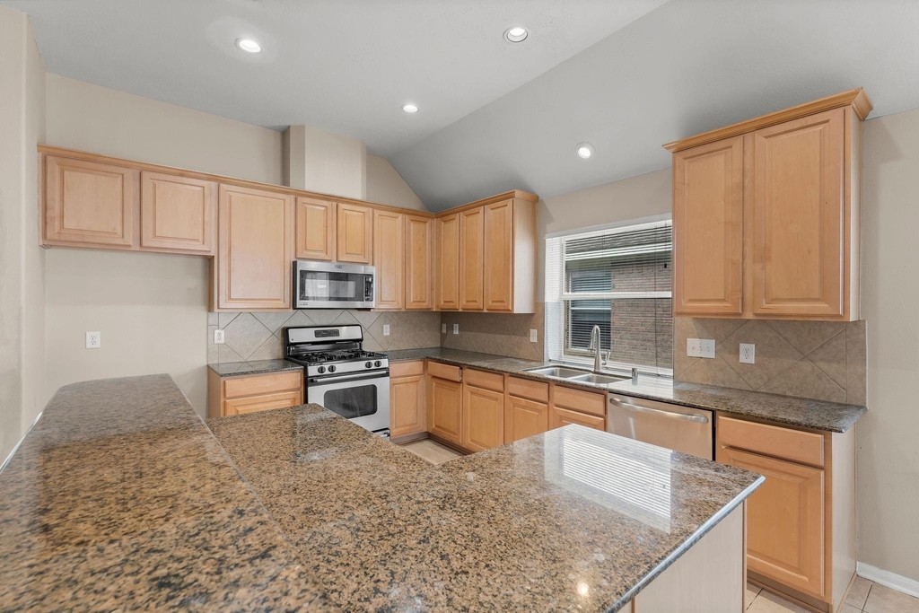 30218 Deleon Fields Drive - Photo 15