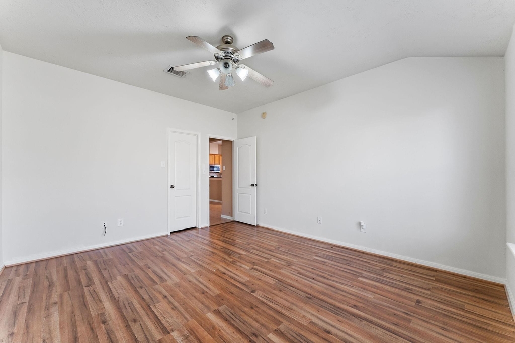 30218 Deleon Fields Drive - Photo 25