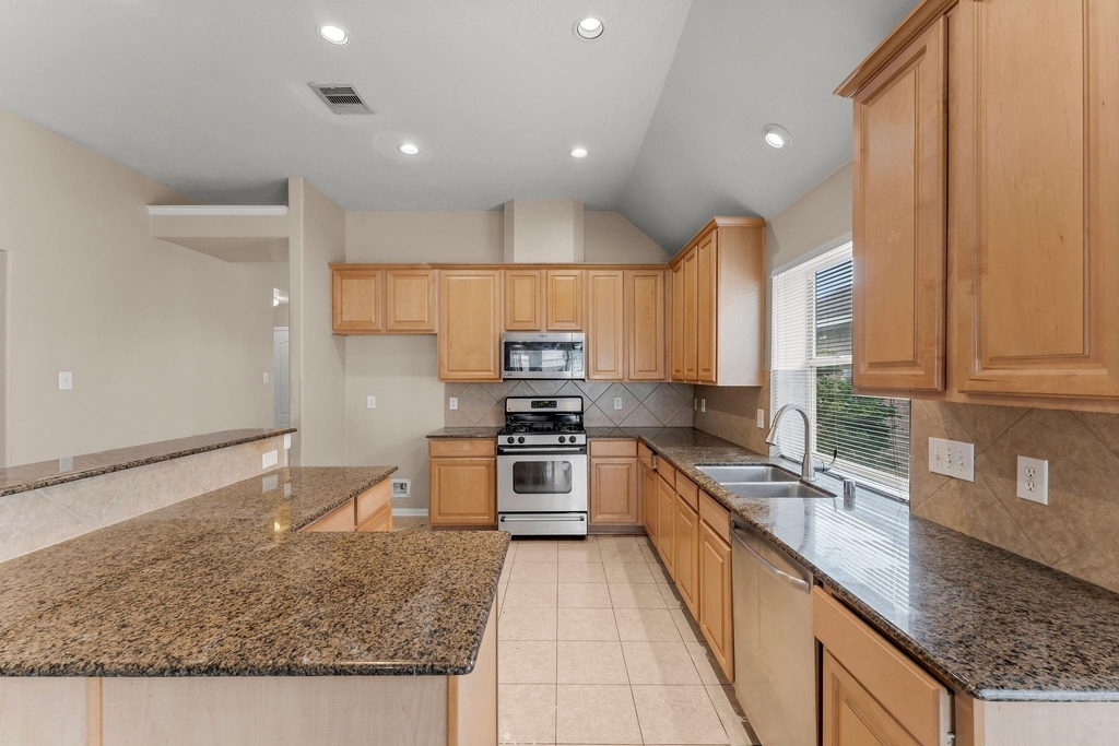 30218 Deleon Fields Drive - Photo 18