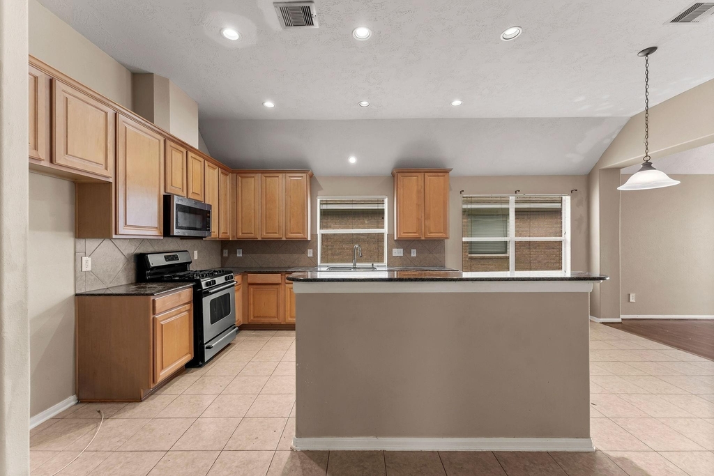 30218 Deleon Fields Drive - Photo 13
