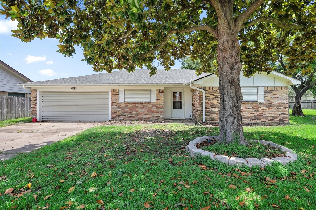 2621 16th Avenue N - Photo 0