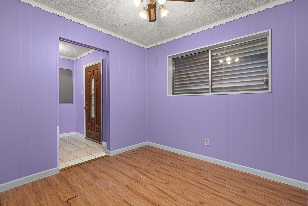 2621 16th Avenue N - Photo 3
