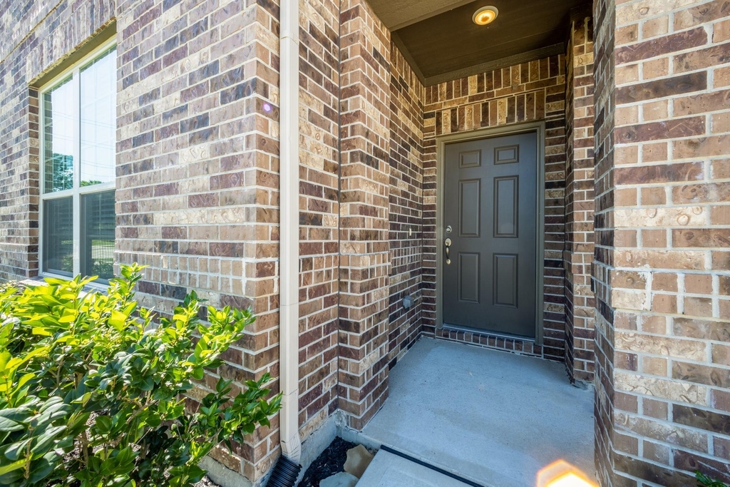 9738 Birdsnest Court - Photo 3