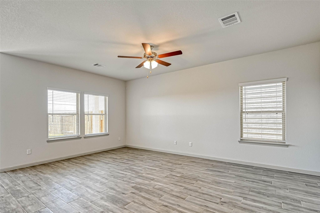 7910 Cypress Country Drive - Photo 9