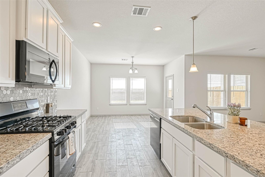 7910 Cypress Country Drive - Photo 15