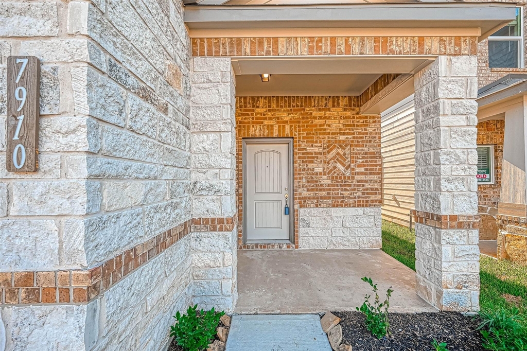 7910 Cypress Country Drive - Photo 6