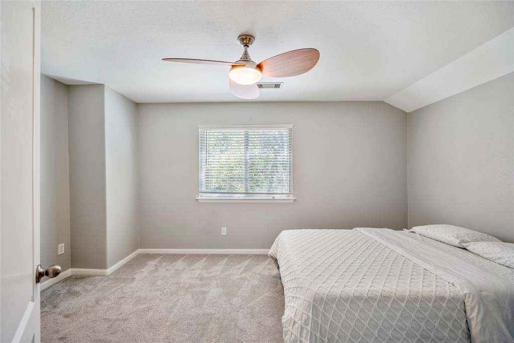 17603 Fall River Pass Court - Photo 30
