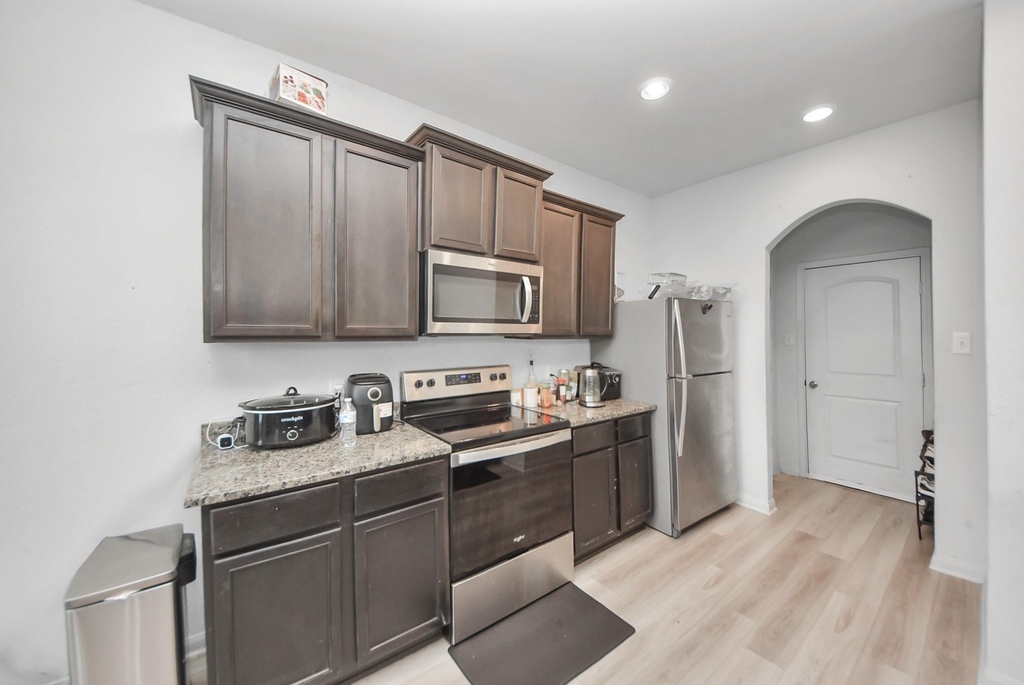 7943 Vacek Meadows Loop - Photo 15