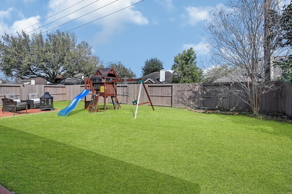 1035 E Hampton Drive - Photo 18