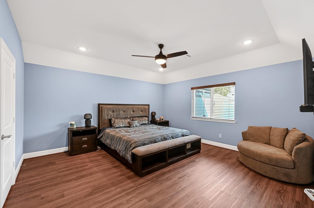1035 E Hampton Drive - Photo 8
