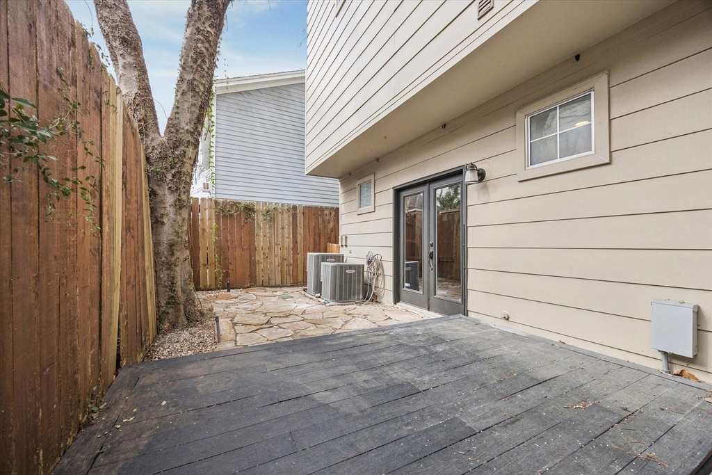 2404 Fairview Street - Photo 23
