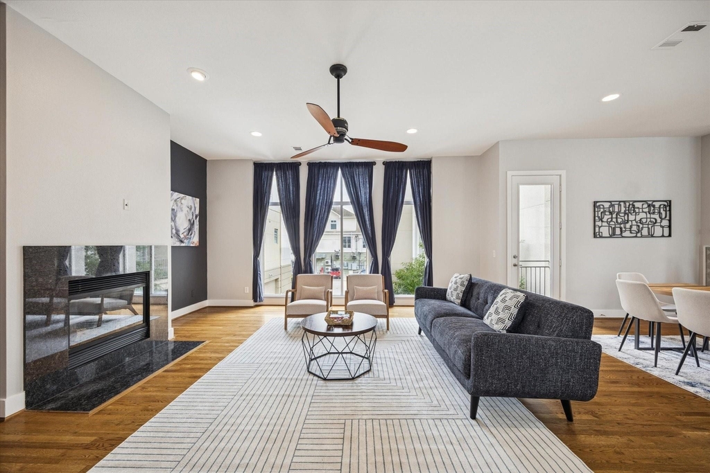 2404 Fairview Street - Photo 0