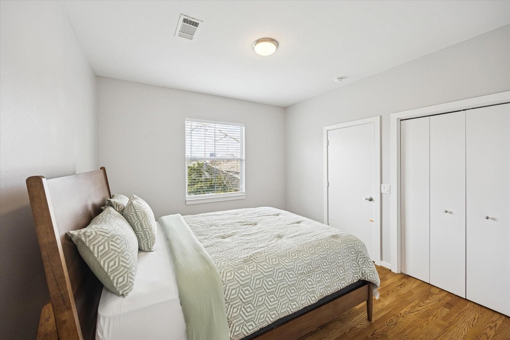 2404 Fairview Street - Photo 17