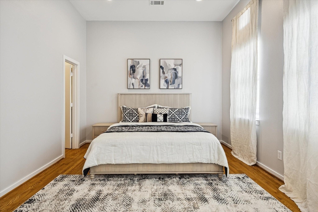 2404 Fairview Street - Photo 5