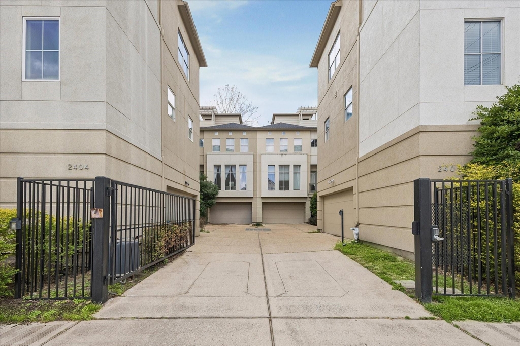 2404 Fairview Street - Photo 8