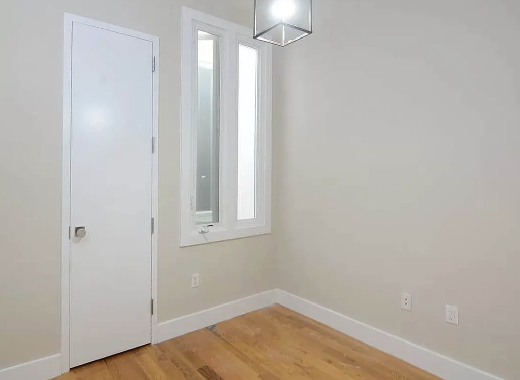 129 Putnam Avenue - Photo 7