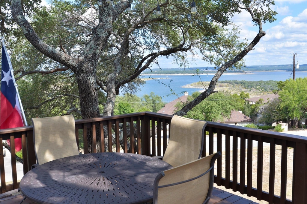 785 Lake Forest - Photo 3