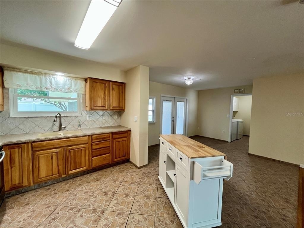 704 Torrey Pines Avenue - Photo 4