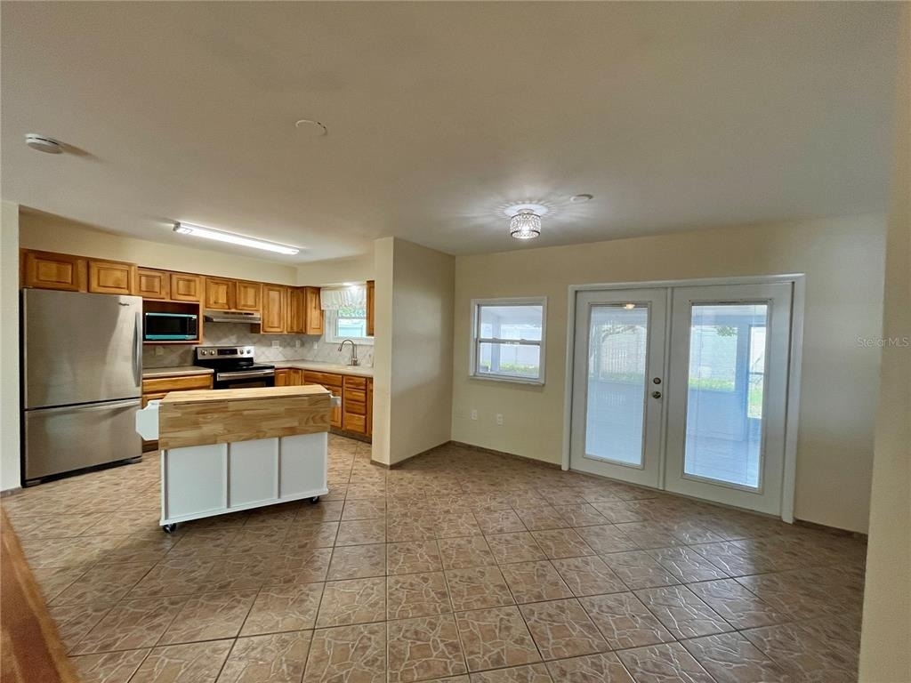 704 Torrey Pines Avenue - Photo 2