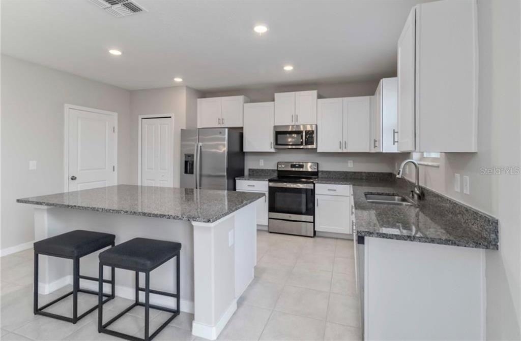 5478 Grays Harbor Court - Photo 2