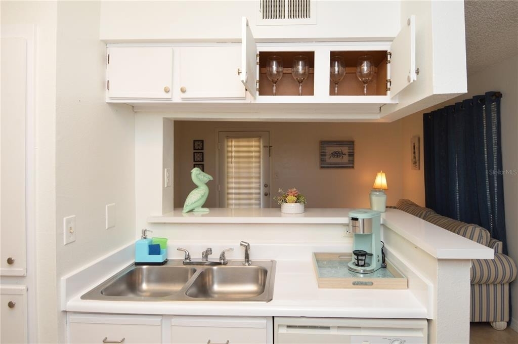 8625 Mallard Reserve Drive - Photo 6