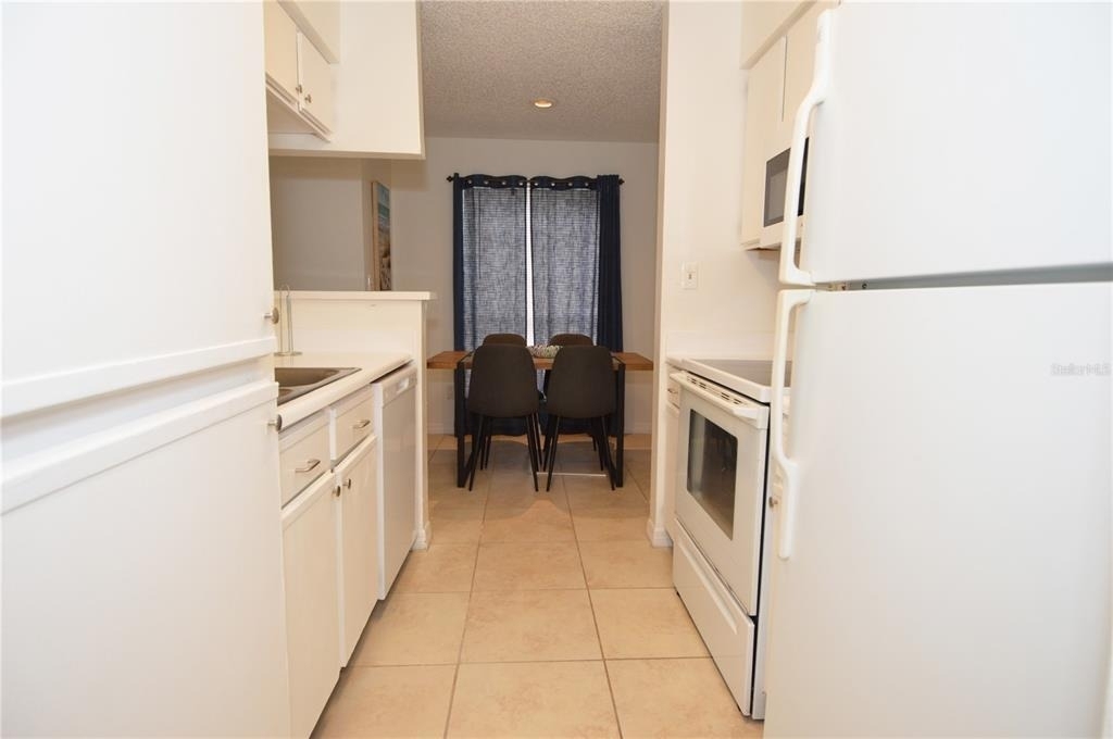 8625 Mallard Reserve Drive - Photo 8