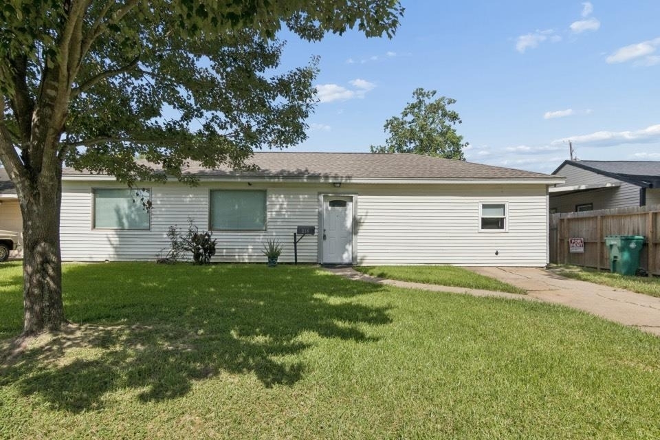 216 Bearle Street - Photo 0