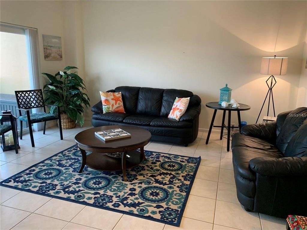 880 Mandalay Avenue - Photo 2