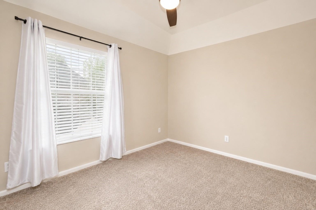 7207 Emerald Glen Drive - Photo 15