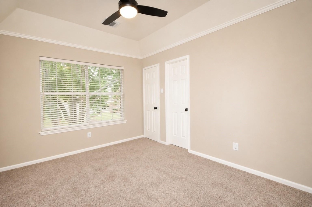 7207 Emerald Glen Drive - Photo 8