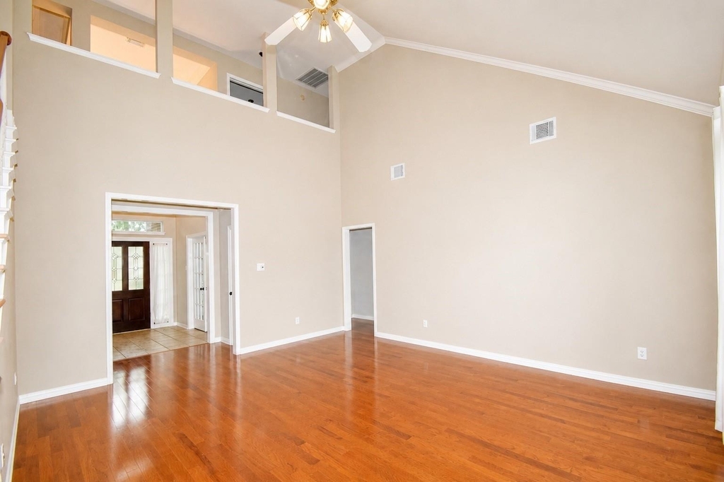 7207 Emerald Glen Drive - Photo 2